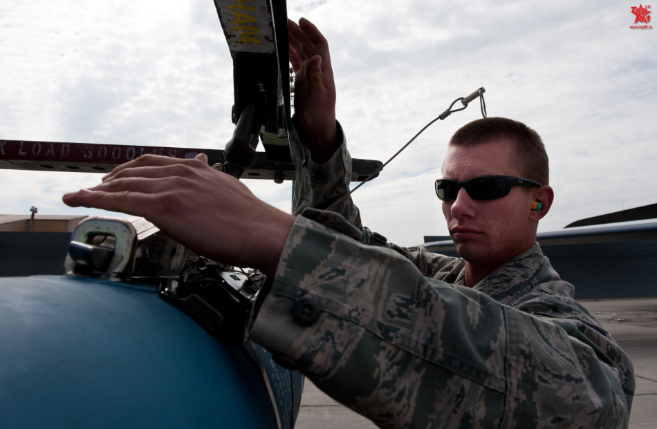 枪骑兵如何装载炸弹