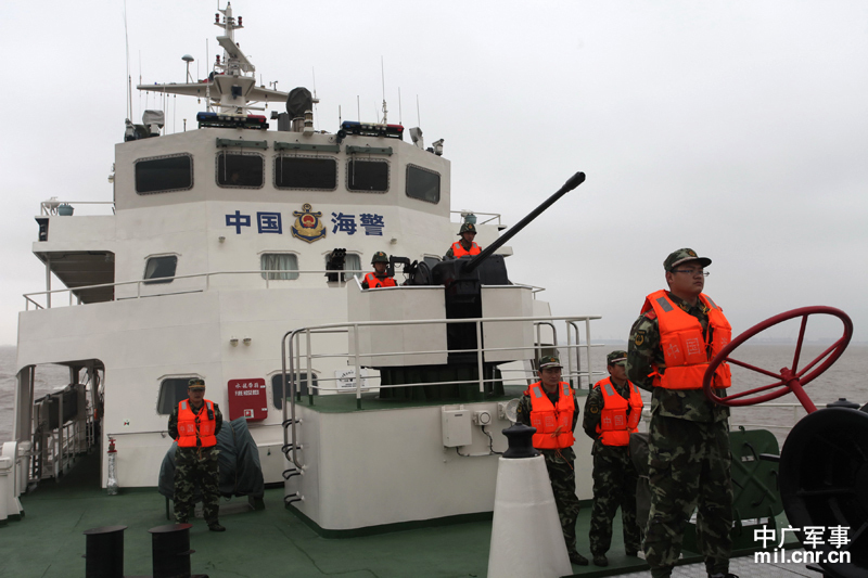 海警1001舰进行海上训练