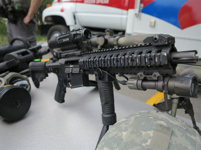 加拿大警察装备真不赖