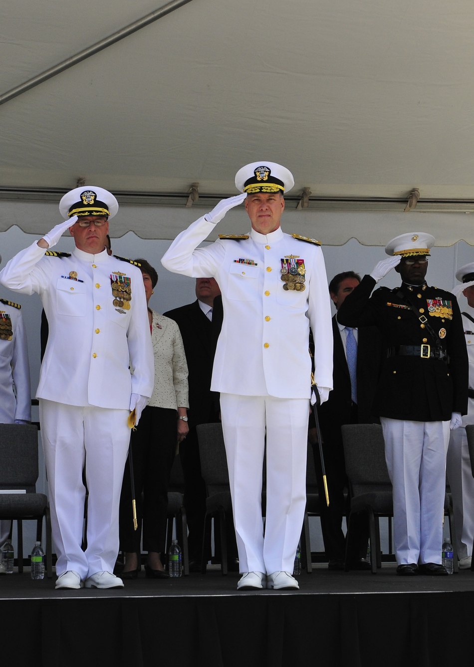 美国又一艘大坞登服役