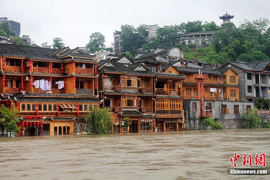 湘西凤凰古城大水围城