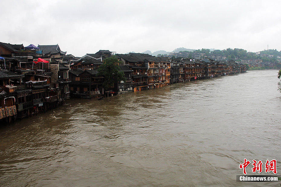 湘西凤凰古城大水围城