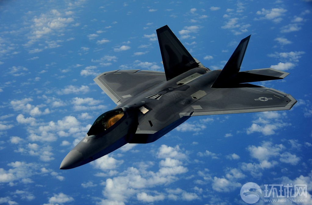 f22战机准备空中加油