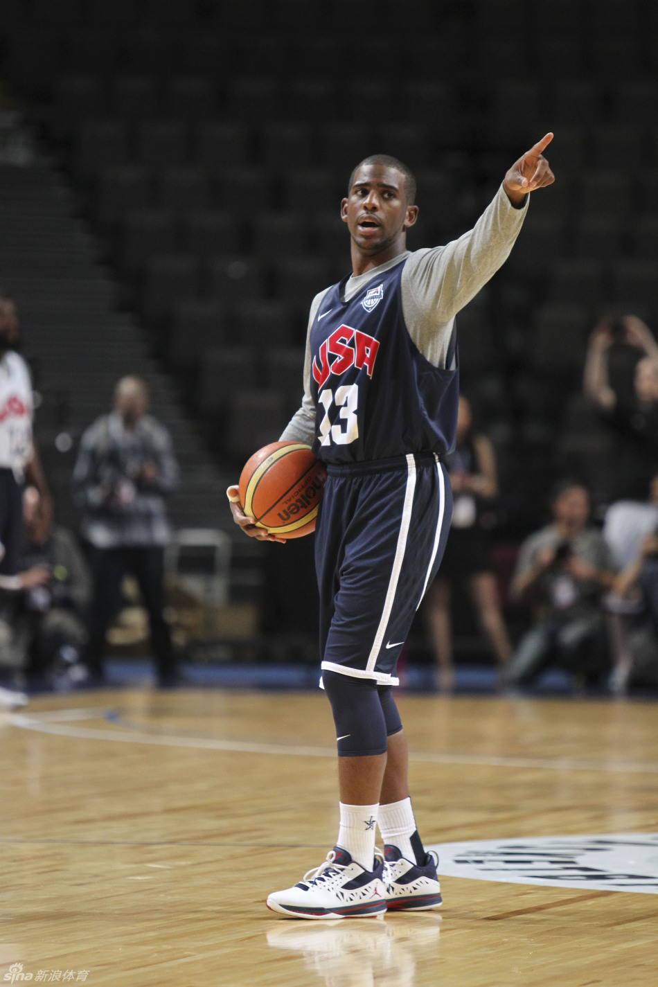 美国男篮英国训练备战