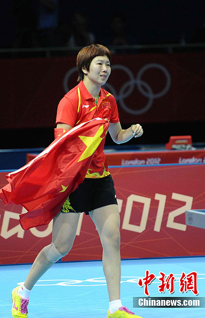 当地时间8月1日,2012年伦敦奥运会女子乒乓球决赛激情上演,来自中国