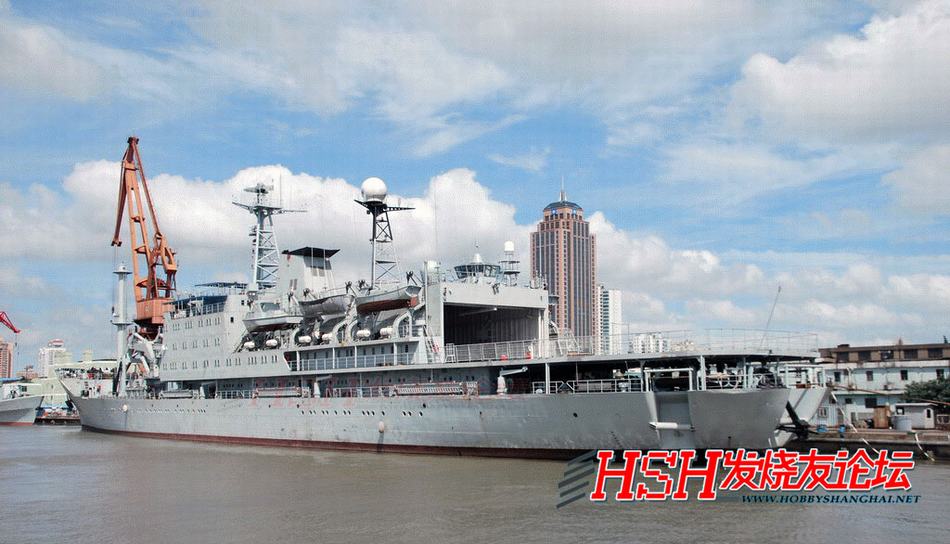 位于上海某造船厂内的863救援舰(hsh 昆仑山 供图)