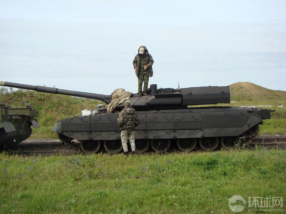 俄军计划2015年装备t-99主战坦克