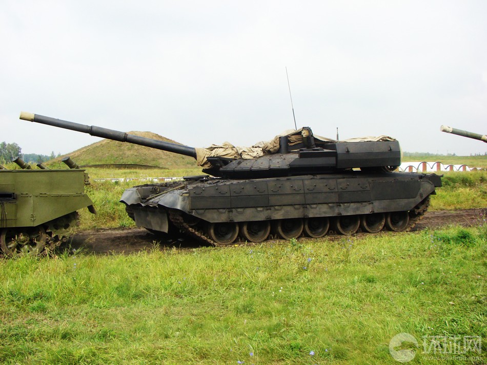 俄军计划2015年装备t-99主战坦克