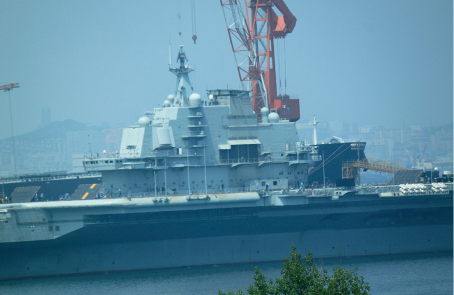 舷号16中国航母刷舷号即将服役引起轰动