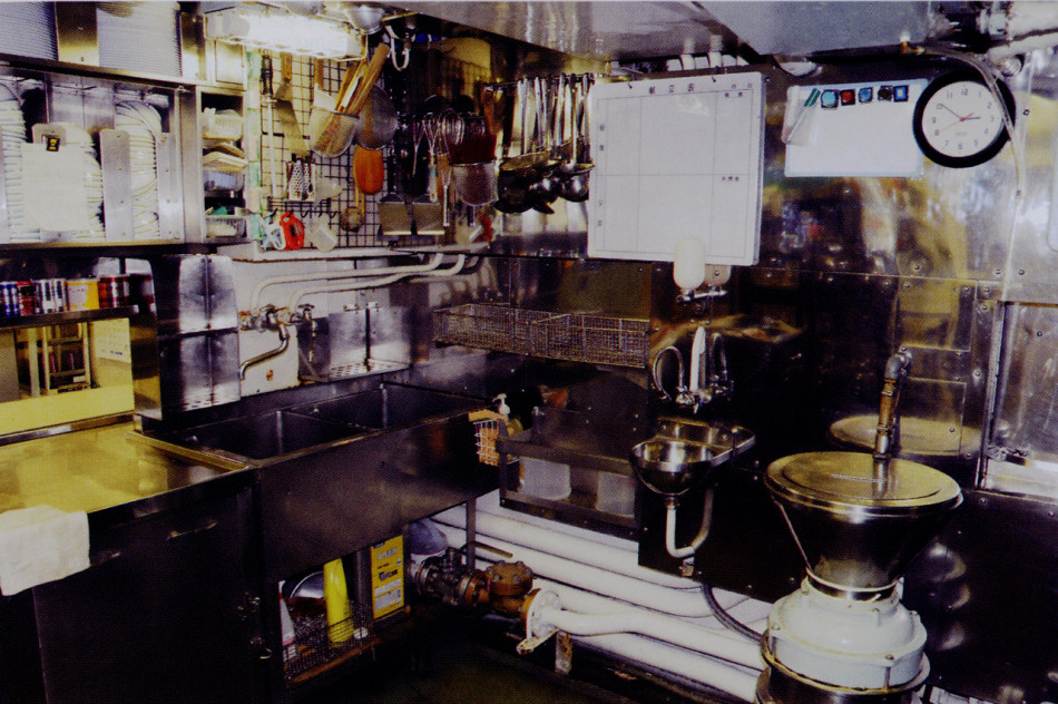 潜艇厨房  15/15 隐藏描述