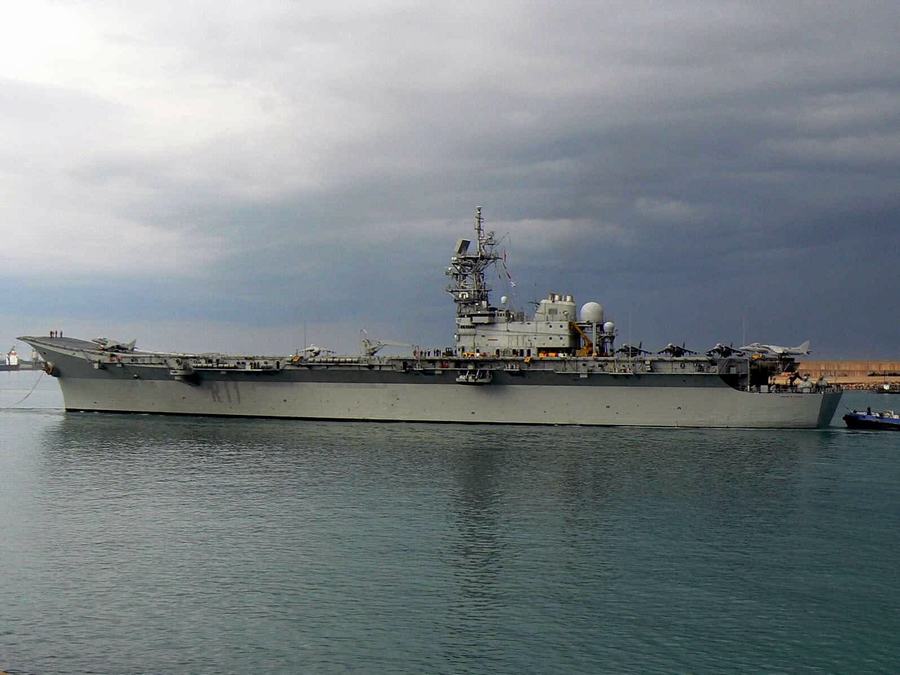 颇具个性的西班牙航母之路