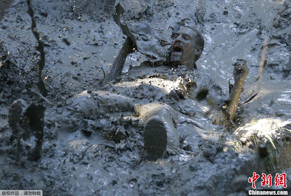 选手泥地越野high翻天