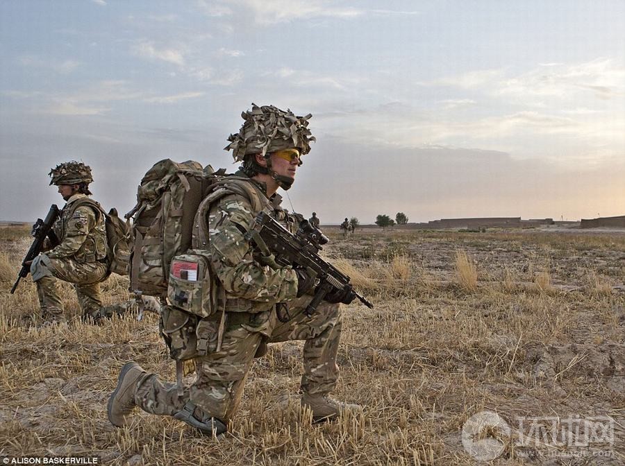 零距离接触驻阿英军女兵生活