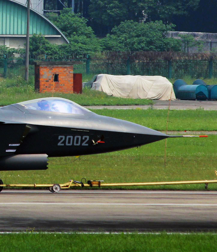 歼20确定使用软管加油 受油舱特写照片曝光