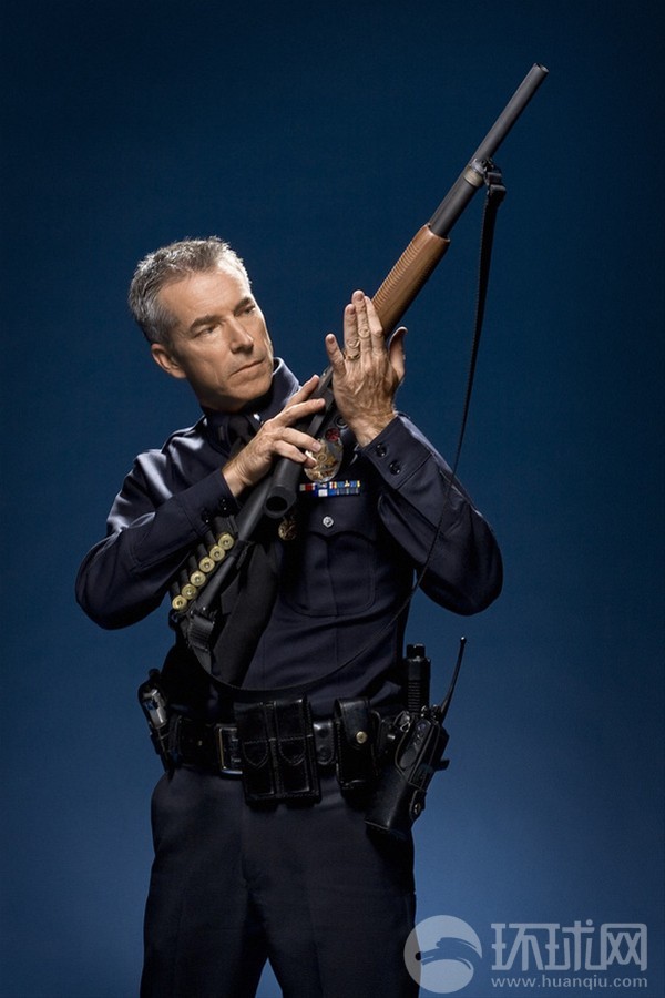 看看洛杉矶警察装备怎么样