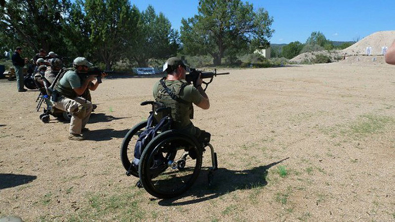 外军残疾士兵依然顽强战斗