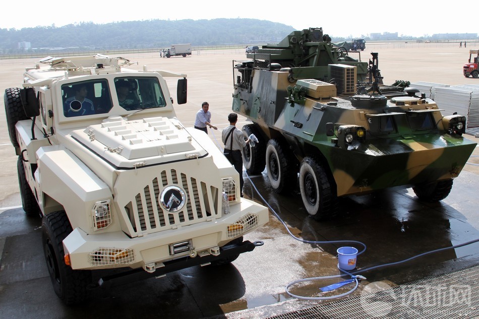 中国外销版威武反地雷防伏击车