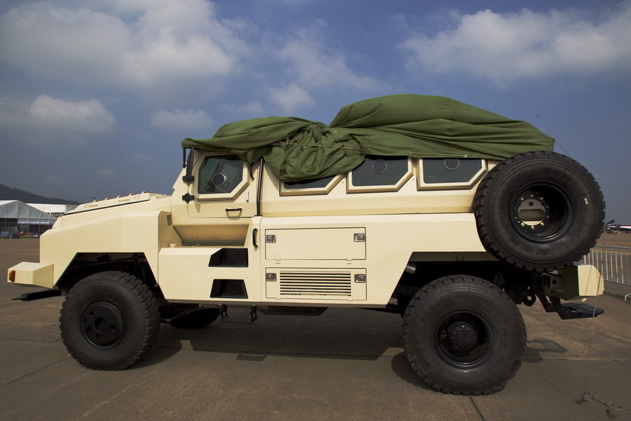 陆盾2000防空系统航展首亮相