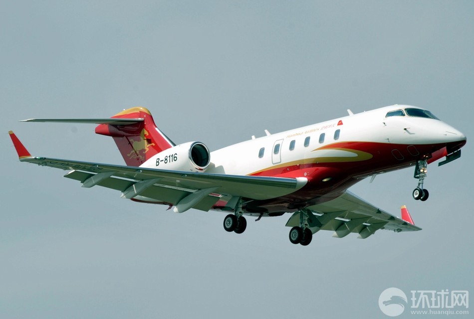 汉华航空挑战者300公务机飞抵珠海航展(摄影:北风之神)