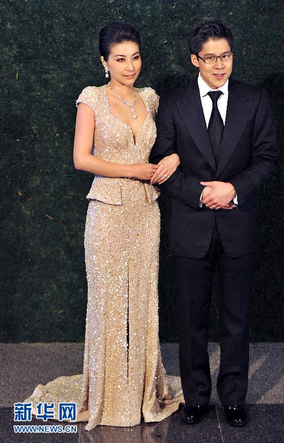 序号为"1"的第一桌,由霍英东次子霍震寰"领衔",同桌的有广东省前副