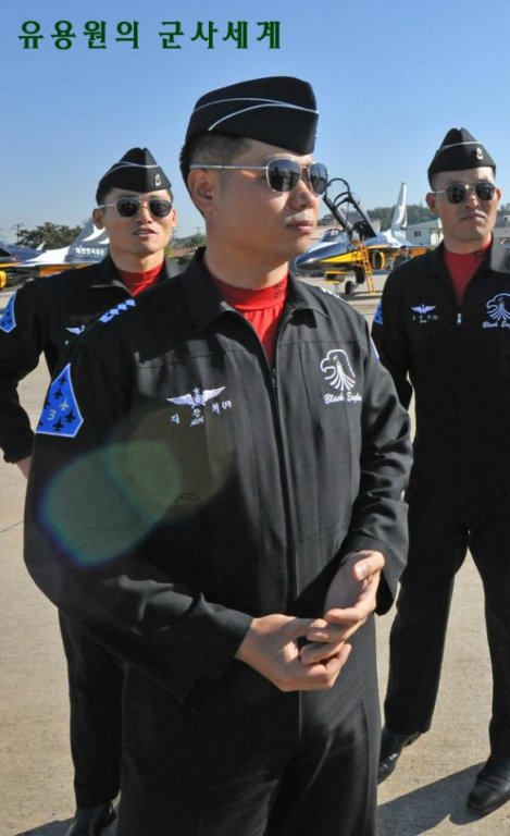 韩国空军大尉金完熙