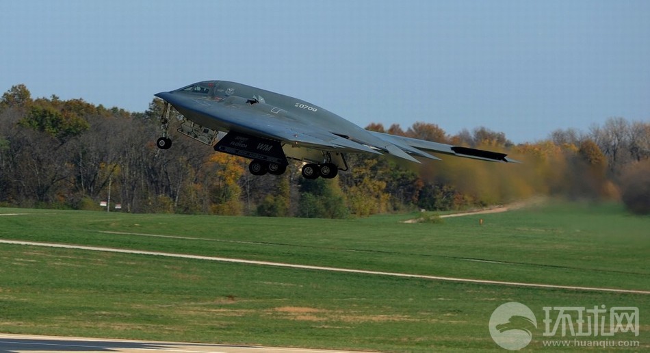 美军b2隐形轰炸机训练一刻不闲