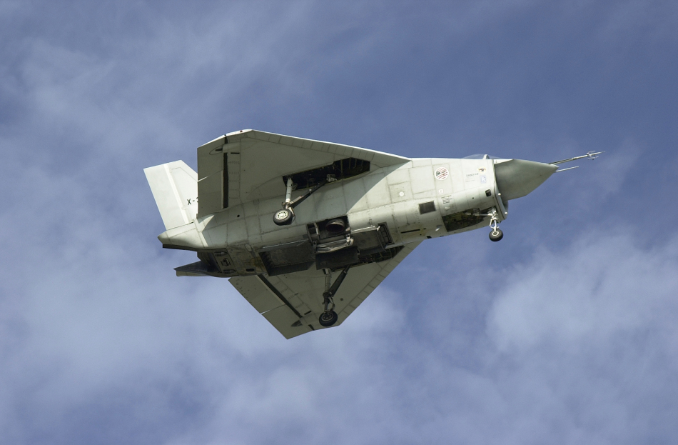 波音公司x-32b垂直起降短距起飞型验证机试飞  21/33 隐藏描述