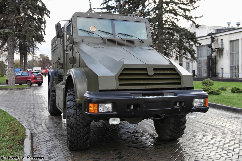 俄罗斯反地雷伏击车外形很阳刚