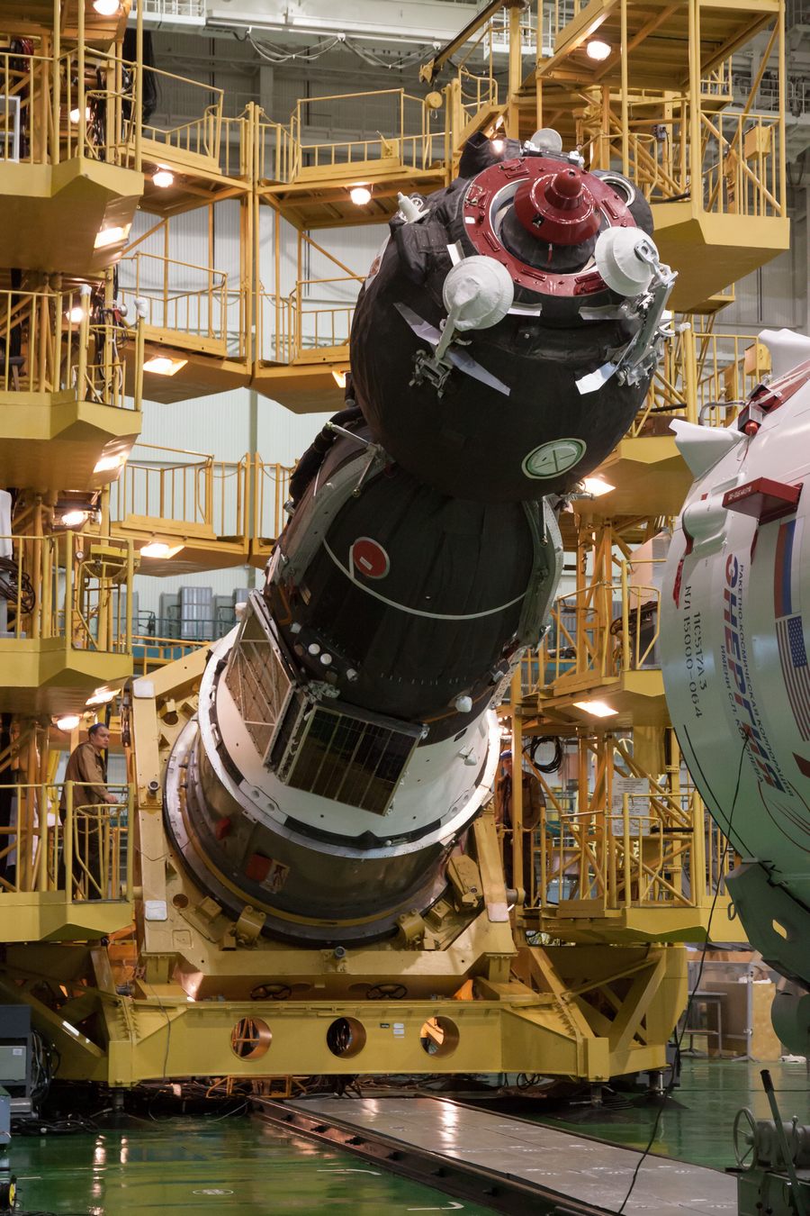 俄最先进联盟号飞船组装照曝光