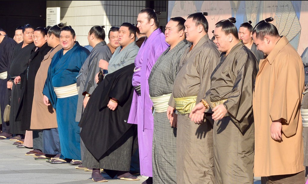 日本十两以上级别相扑集体亮相谷歌地图组图