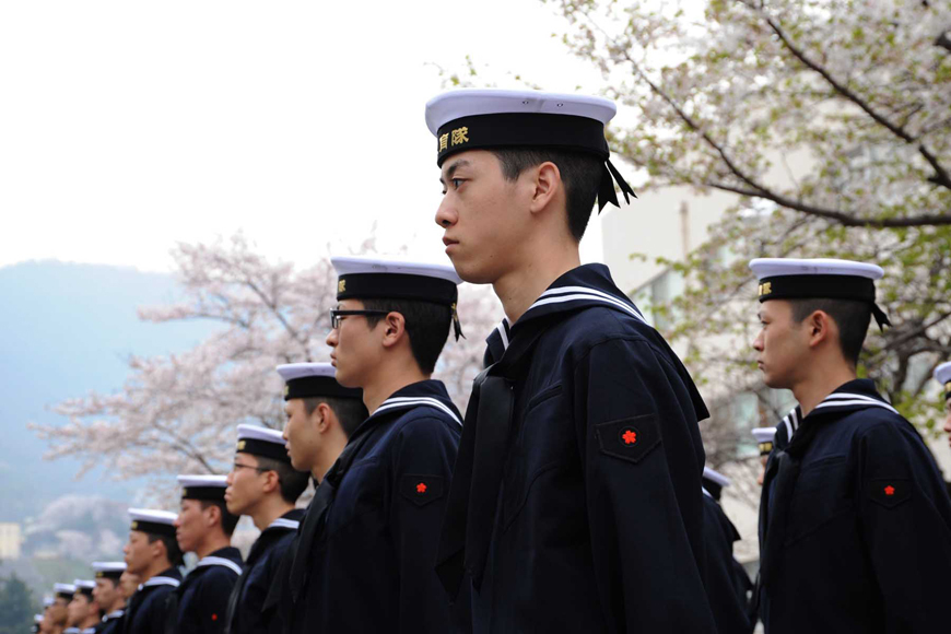 日海自新年伊始用图片炫耀武力