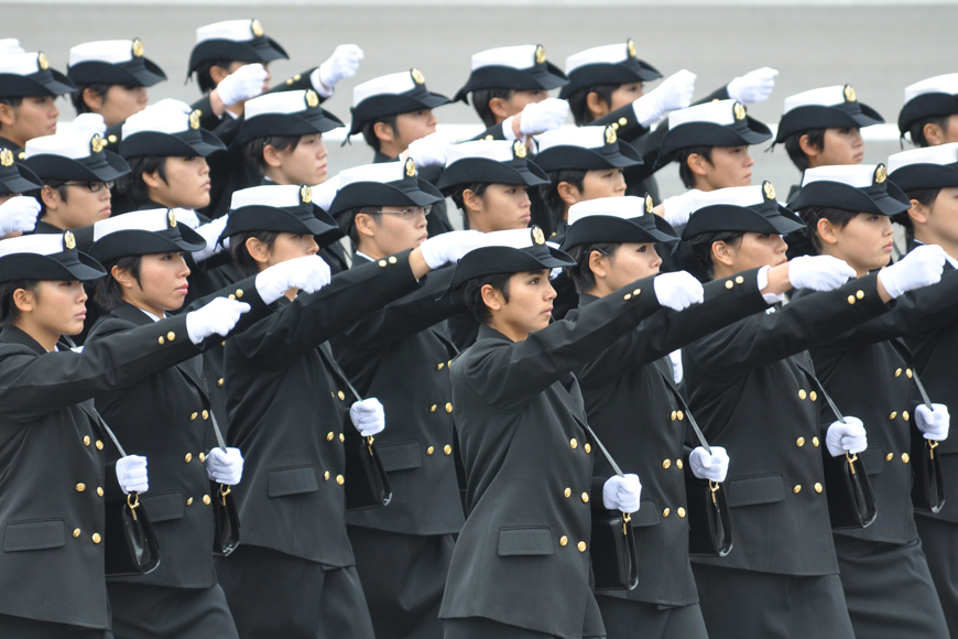 日海自新年伊始用图片炫耀武力