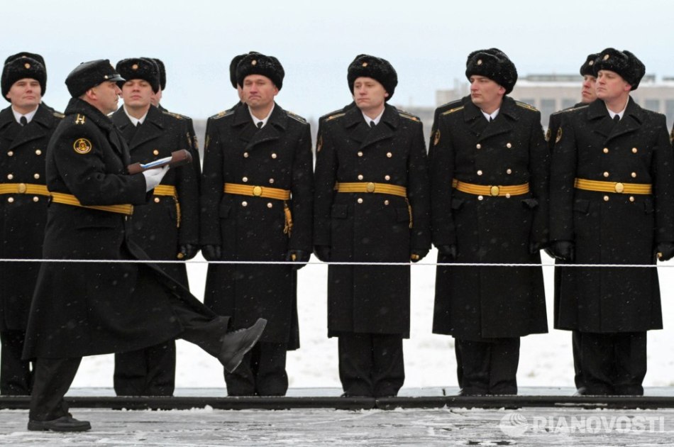 俄海军最新核潜艇正式服役
