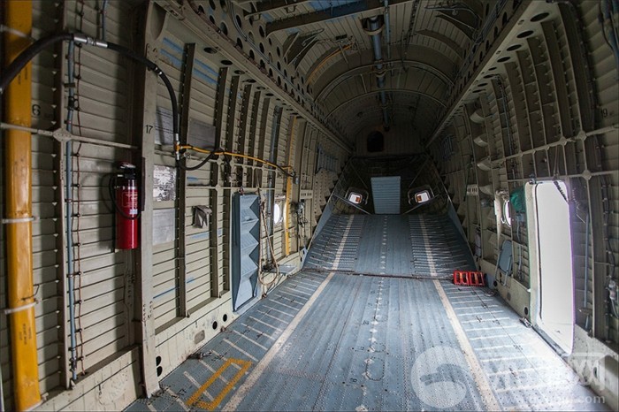 一探世界最大直升机机舱内设备