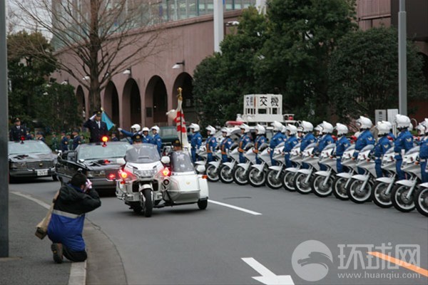 日本警视厅大张旗鼓炫耀实力