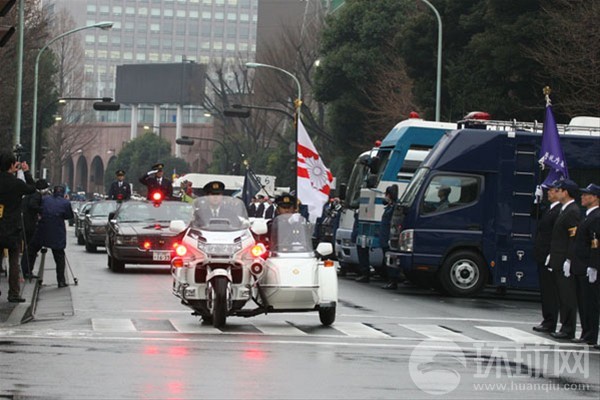 日本警视厅大张旗鼓炫耀实力