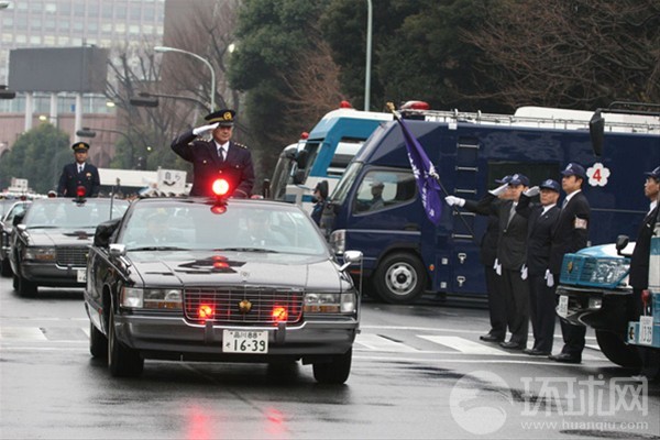 日本警视厅大张旗鼓炫耀实力