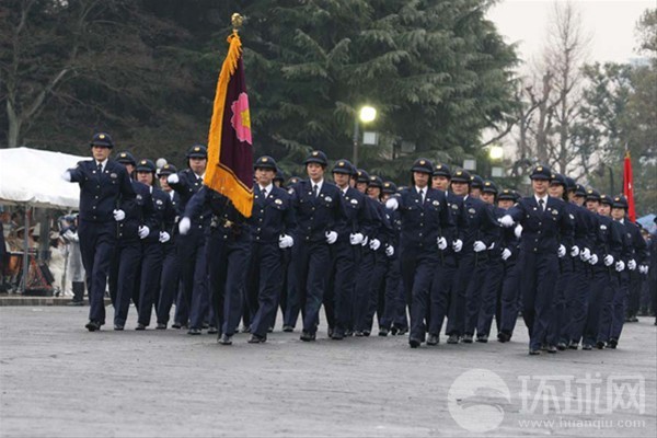 日本警视厅大张旗鼓炫耀实力