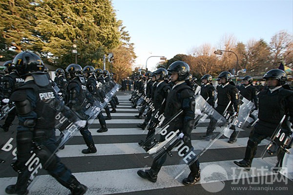 日本警视厅大张旗鼓炫耀实力