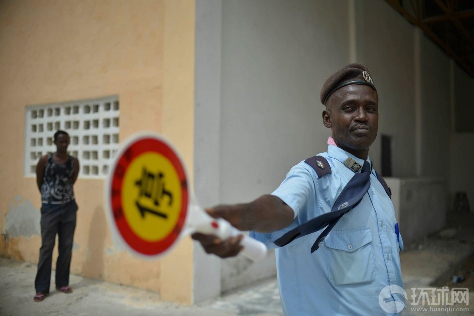 索马里警察训练用中国指挥棒