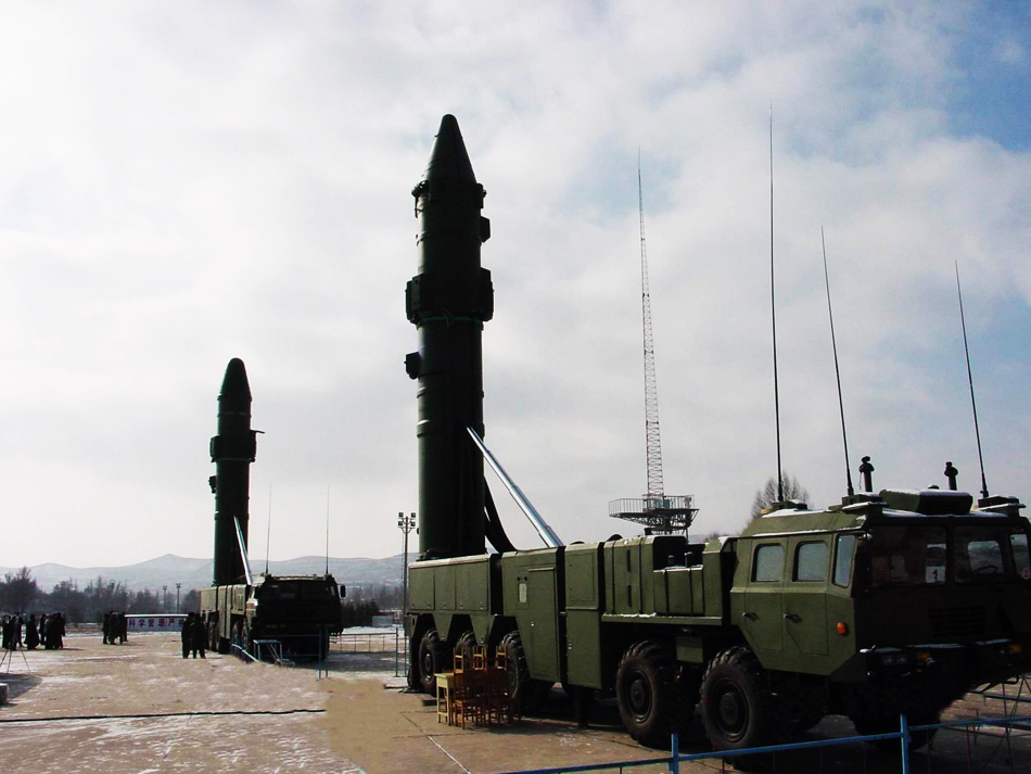 中国反舰弹道导弹模拟打航母试验首次曝光?