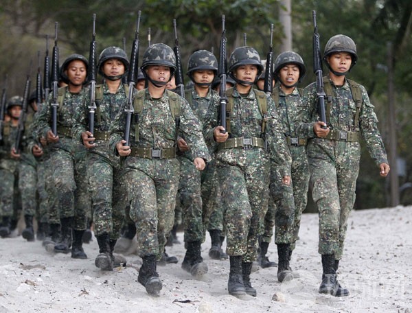 菲律宾女兵图片