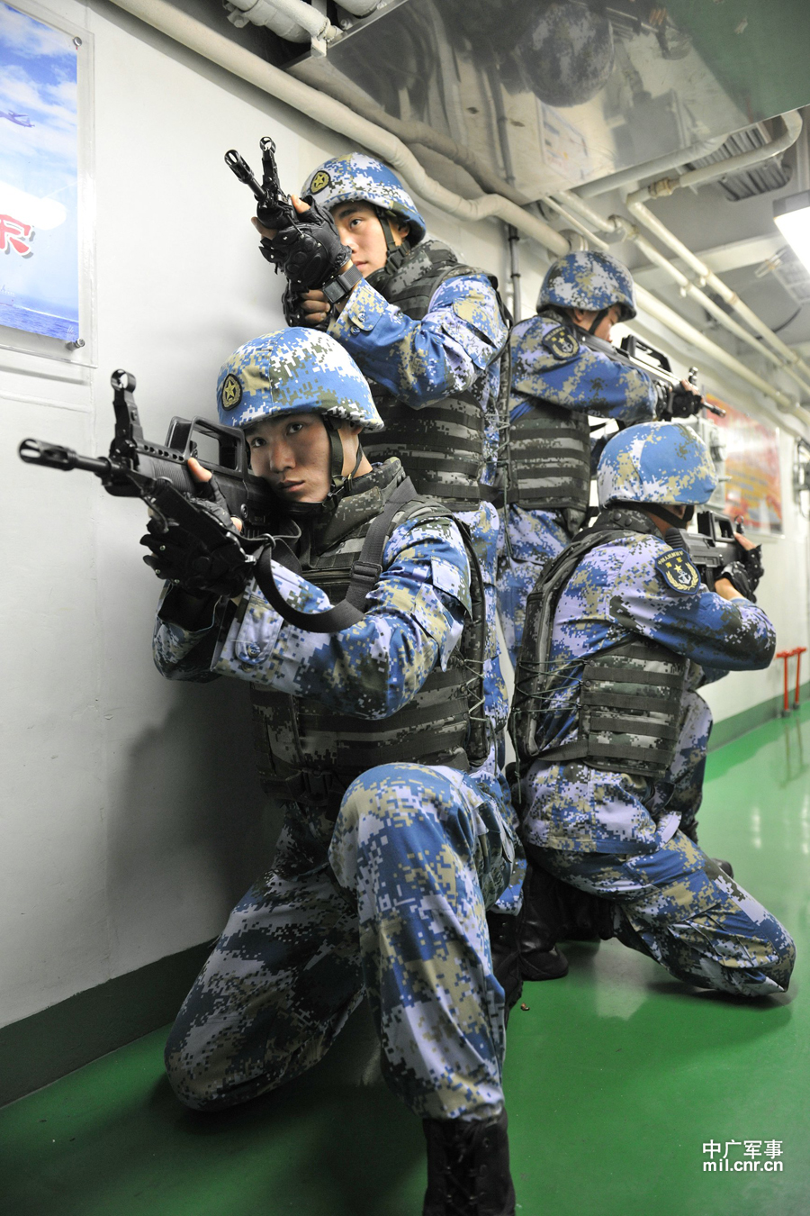 我军第13第14护航编队胜利会合
