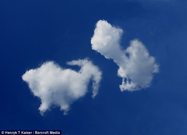 波兰出现奇特云朵造型各异