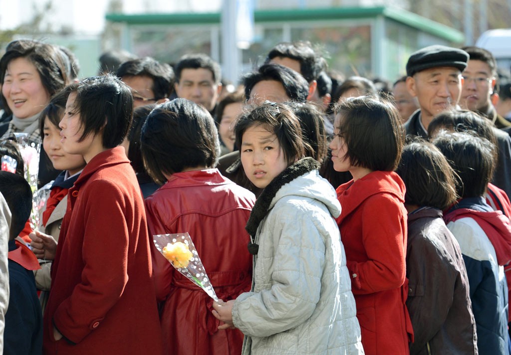 朝鲜举行马拉松赛平壤太阳节气氛浓郁