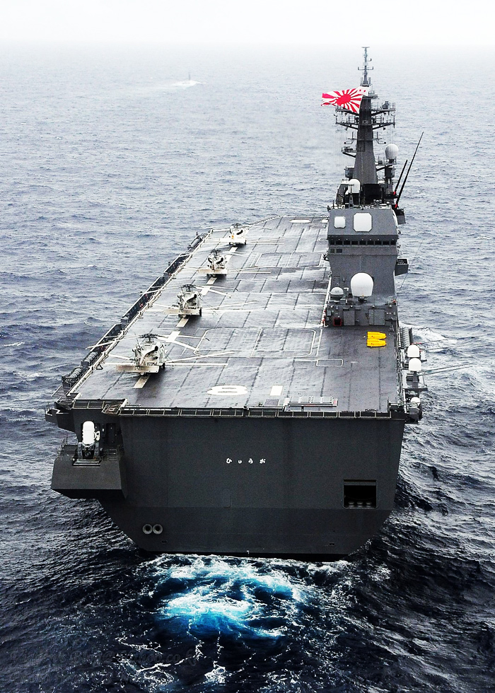 尹卓少将称中国两栖攻击舰吨位远超日本航母