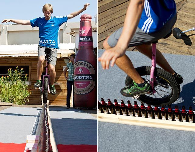 格鲁吉亚警官创吉尼斯俯卧撑世界纪录单臂65次