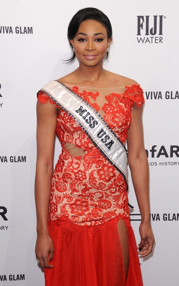 奥胖新欢1.85米堪比叶莉 1.5米小女友遭弃