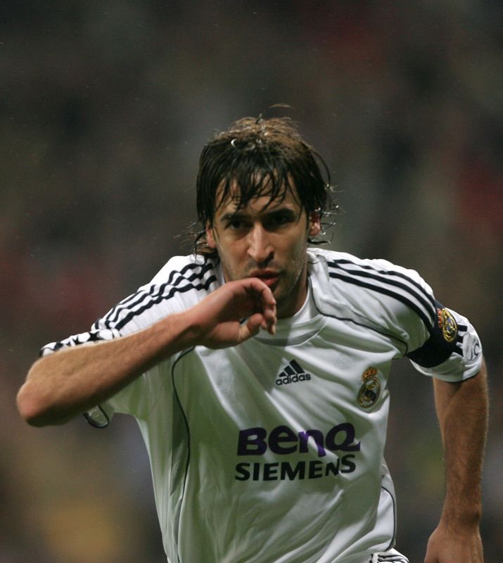 皇马旧人劳尔最漫长的告别