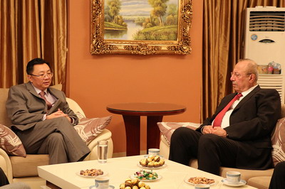 中国驻伊拉克使馆邀请伊副总理沙维斯做客